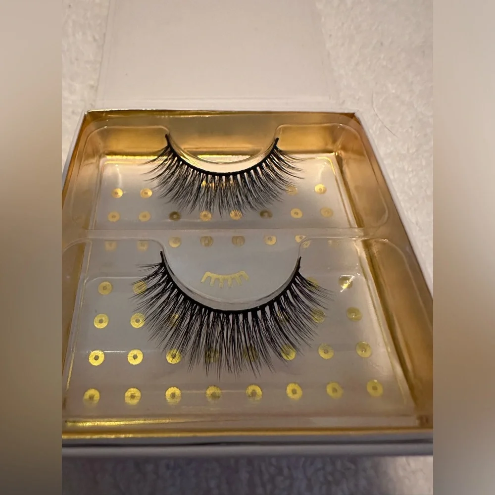 New in‎ Box- Battington 3D silk lashes